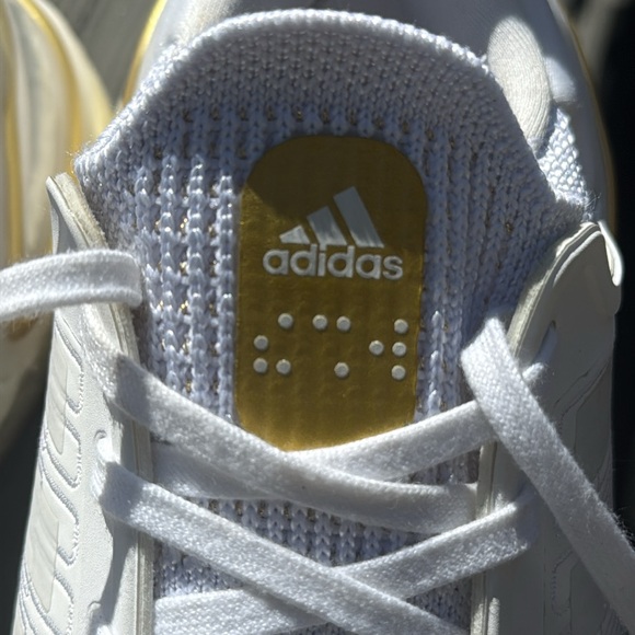 Adidas Women’s Ultra Boost 20 Cloud White Gold Metallic Heel (Size: 7.5) EUC - Picture 8 of 17